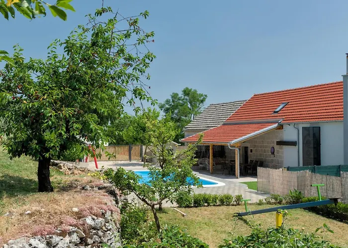 Awesome Home In Imotski